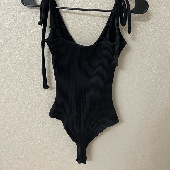 Princess Polly Bodysuit - Picture 2 of 4